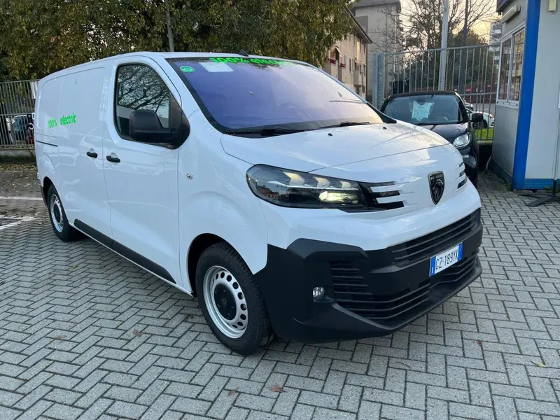 Peugeot e-Expert Furgone nuova a Milano (3)
