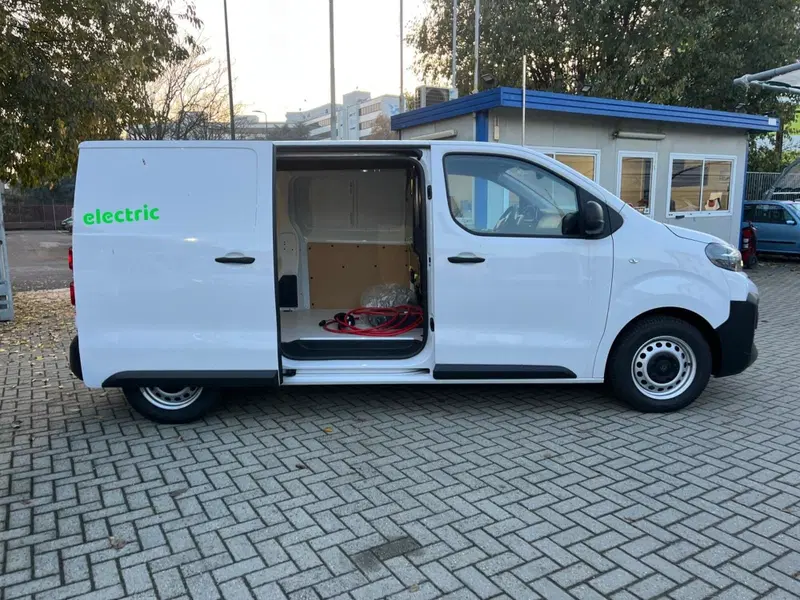 Peugeot e-Expert Furgone nuova a Milano (5)