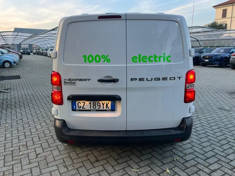 Peugeot e-Expert Furgone nuova a Milano (9)