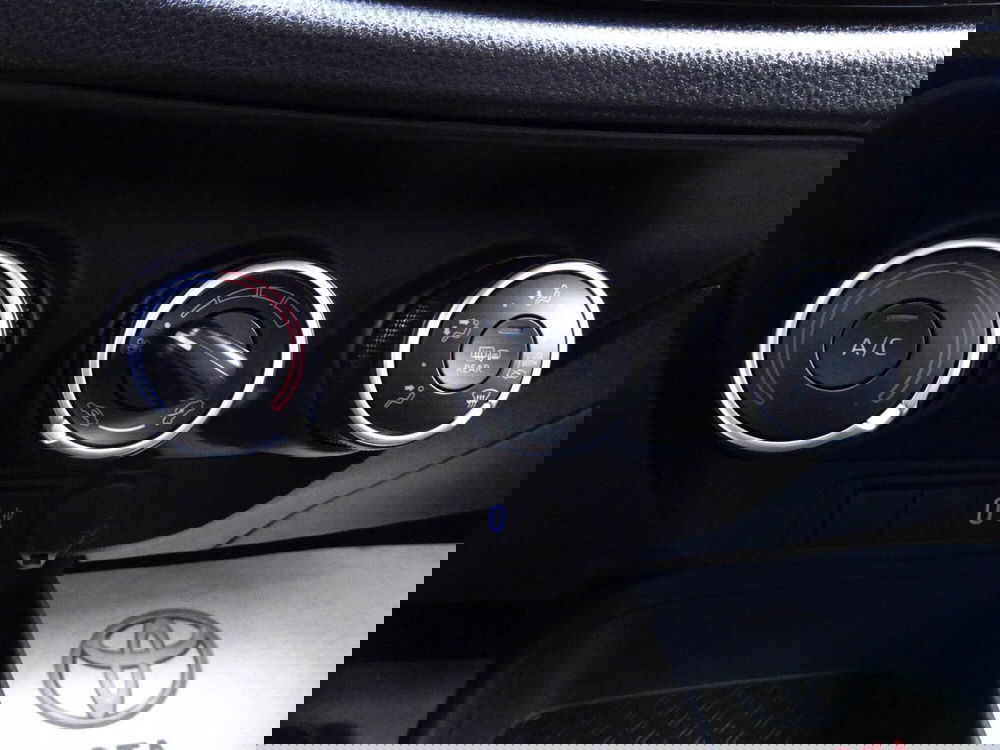 Toyota Aygo X nuova a Treviso (17)