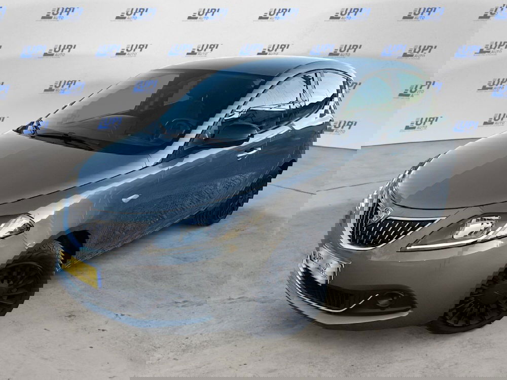 Lancia Ypsilon usata a Pistoia