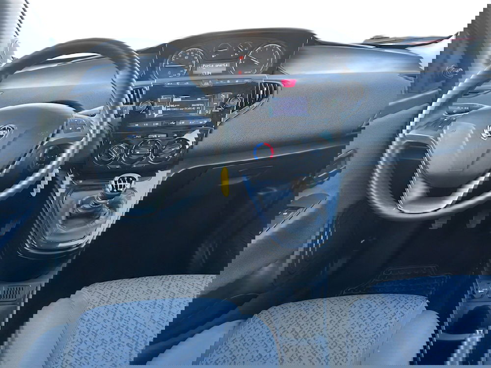 Lancia Ypsilon usata a Pistoia (11)