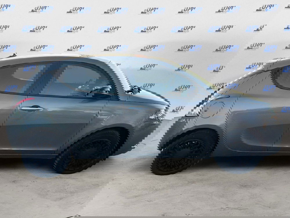 Lancia Ypsilon usata a Pistoia (6)
