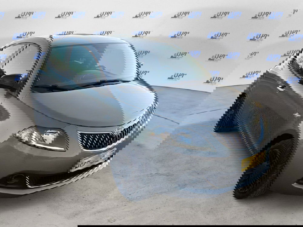 Lancia Ypsilon usata a Pistoia (7)