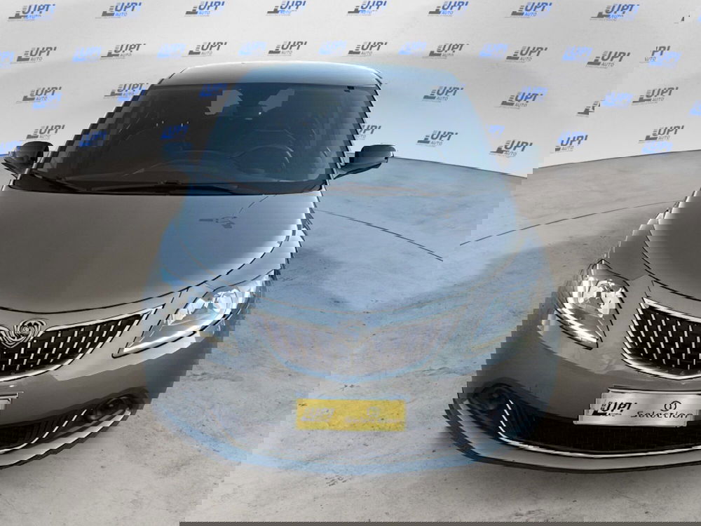 Lancia Ypsilon usata a Pistoia (8)