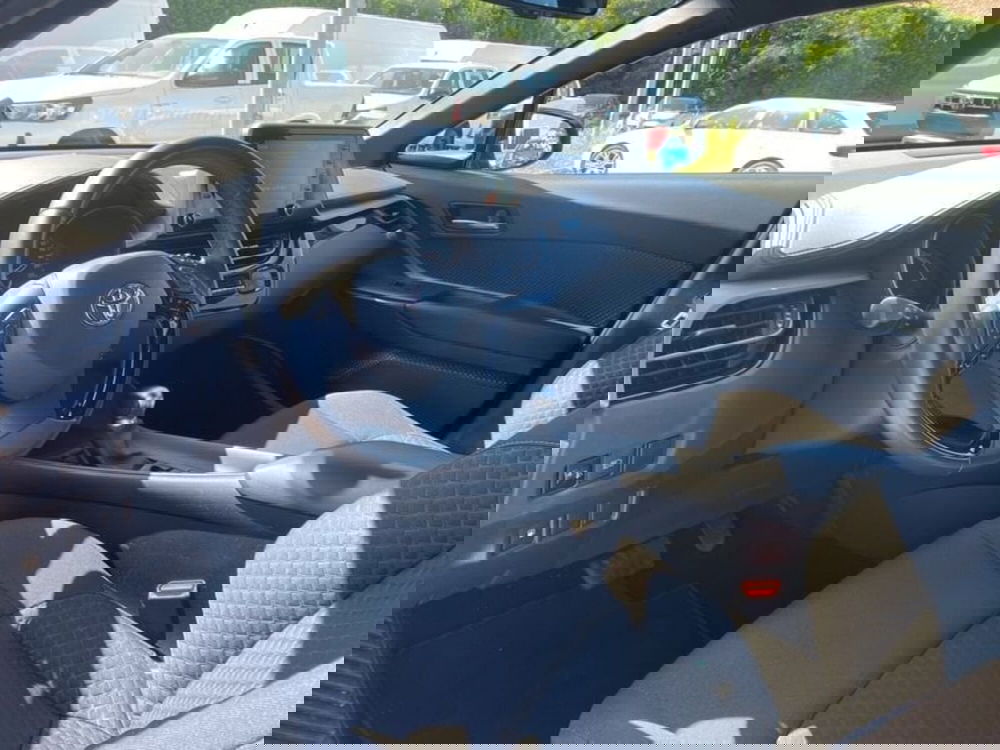 Toyota Toyota C-HR usata a Vicenza (11)