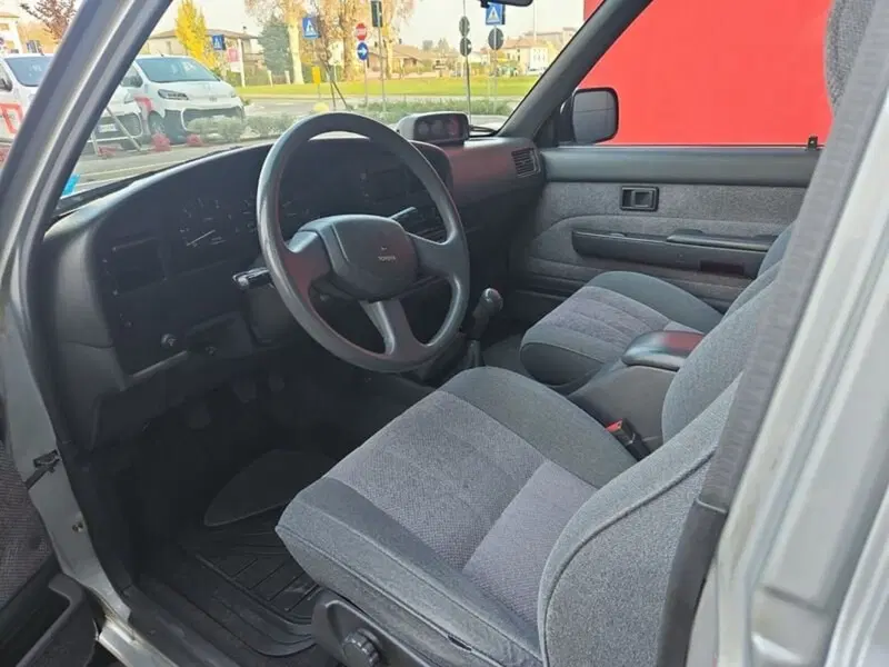 Toyota Hilux Pick-up usata a Vicenza (8)