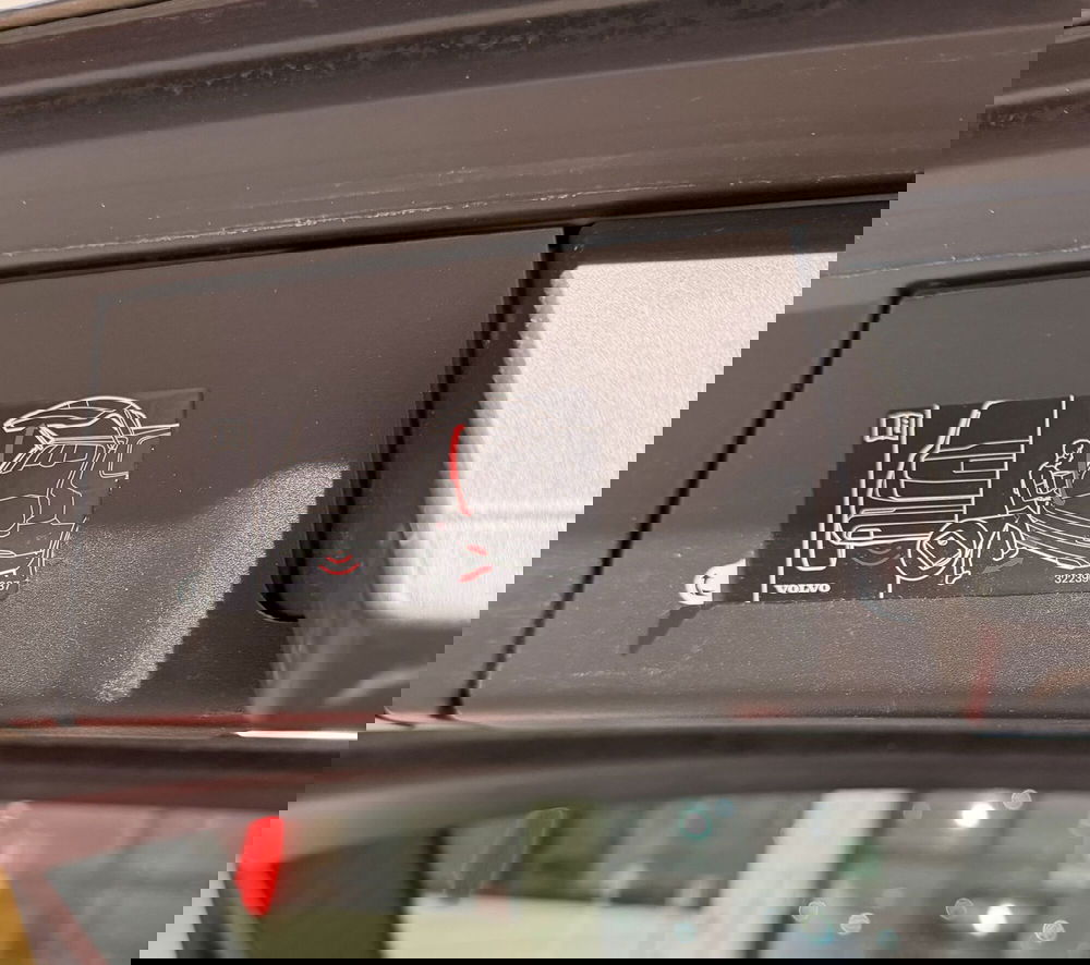 Volvo V90 Cross Country usata a Parma (16)