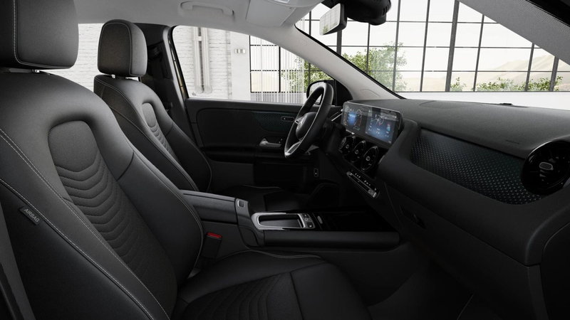 Mercedes-Benz GLA SUV nuova a Milano (7)