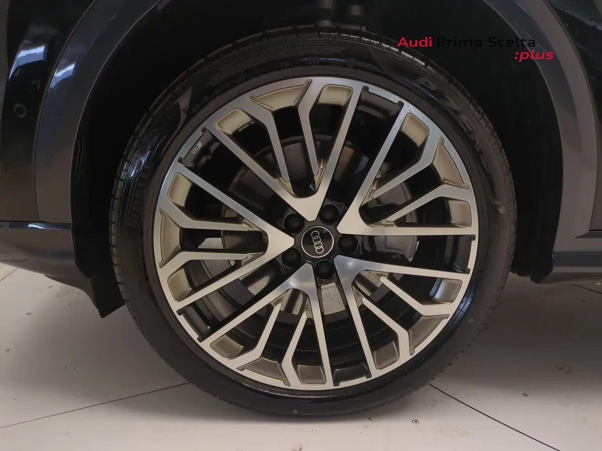 Audi Q5 Sportback nuova a Avellino (11)