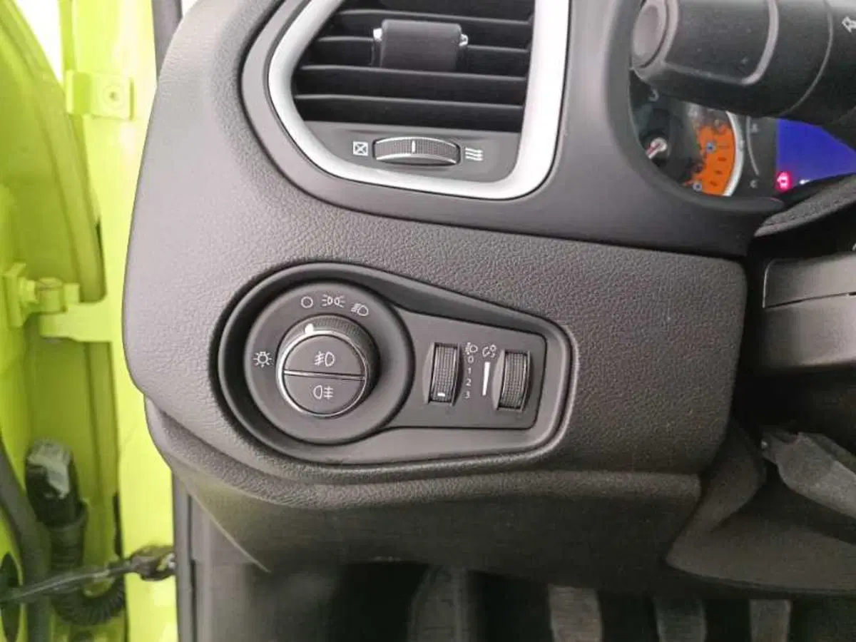 Jeep Renegade usata a Treviso (12)