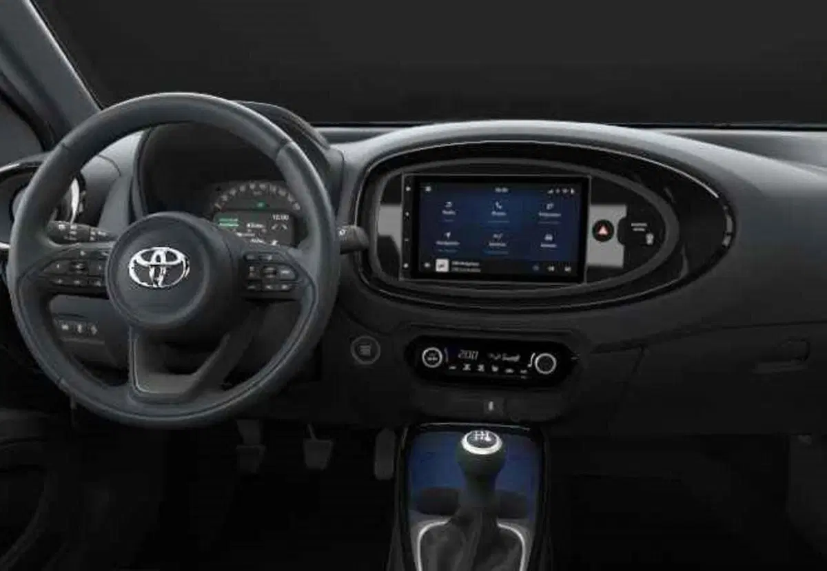 Toyota Aygo X nuova a Modena (2)