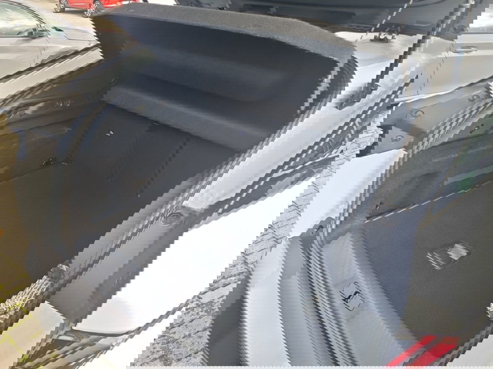 Peugeot 3008 nuova a Lucca (8)