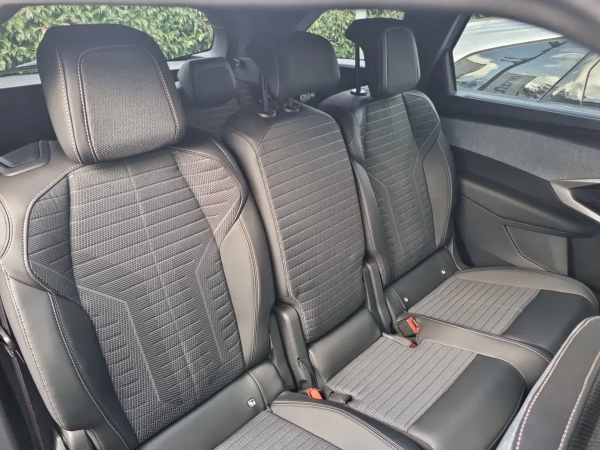 Peugeot 5008 nuova a Lucca (10)