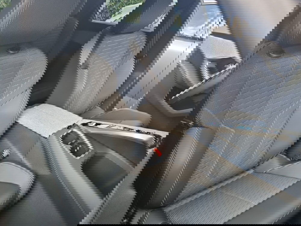 Peugeot 5008 nuova a Lucca (13)