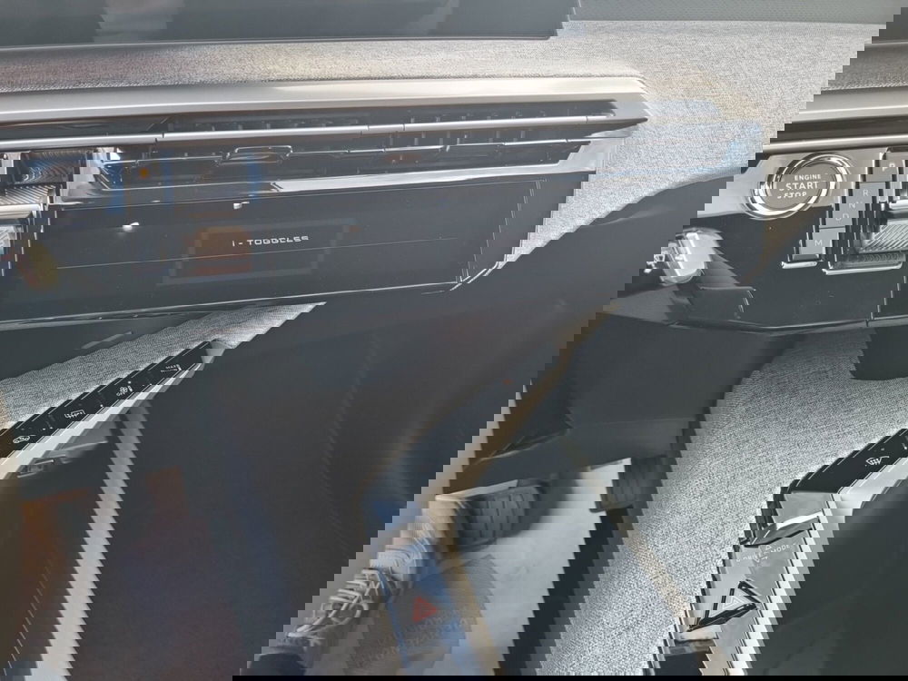 Peugeot 5008 nuova a Lucca (5)