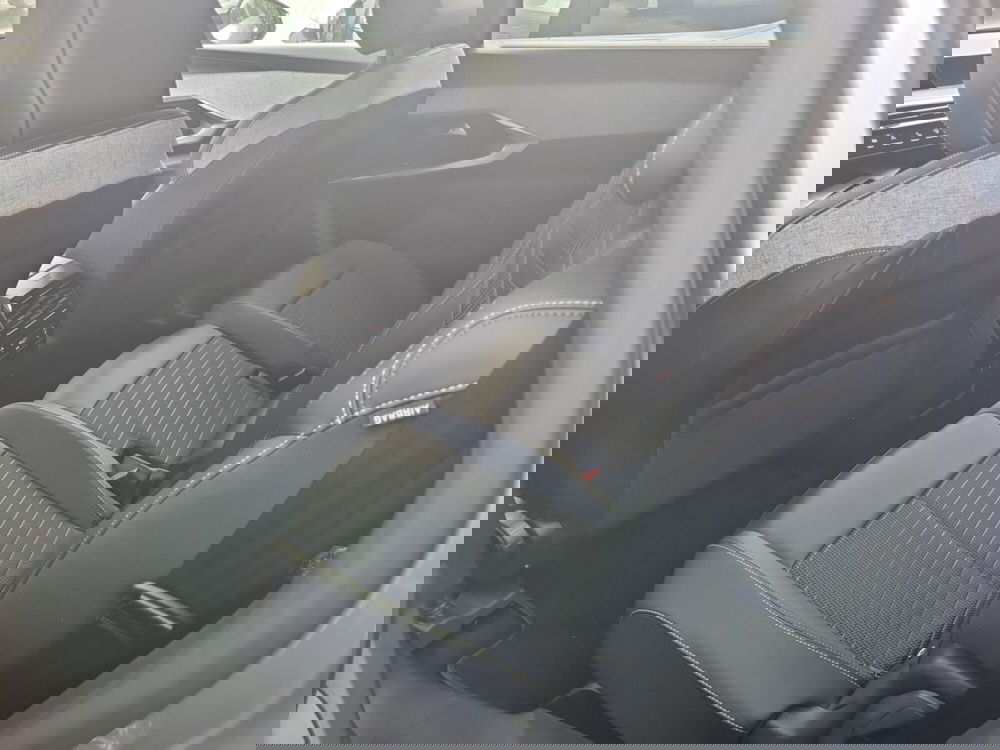 Peugeot 5008 nuova a Lucca (7)