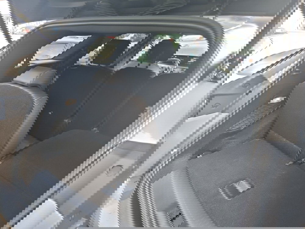 Peugeot 5008 nuova a Lucca (9)