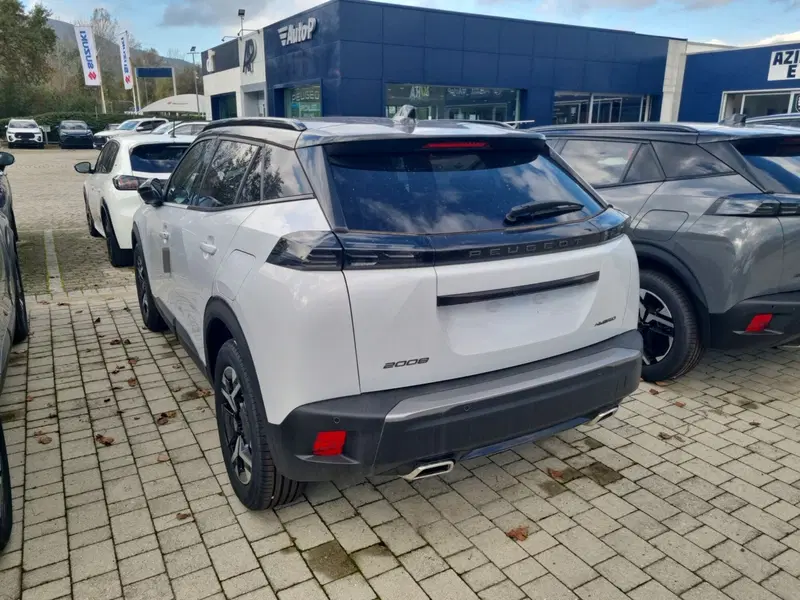 Peugeot 2008 nuova a Lucca (19)