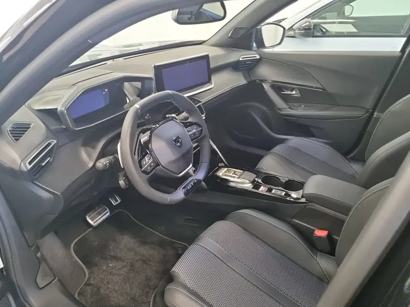 Peugeot 2008 nuova a Lucca (5)