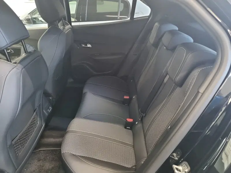 Peugeot 2008 nuova a Lucca (6)