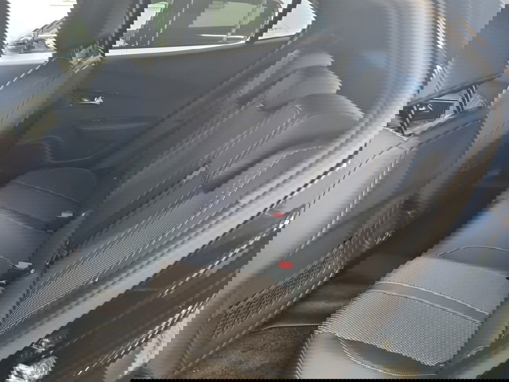 Peugeot 2008 nuova a Lucca (6)