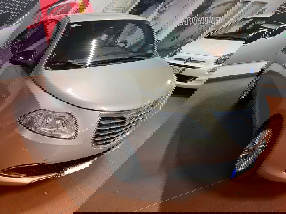 Lancia Ypsilon usata a Lucca (3)