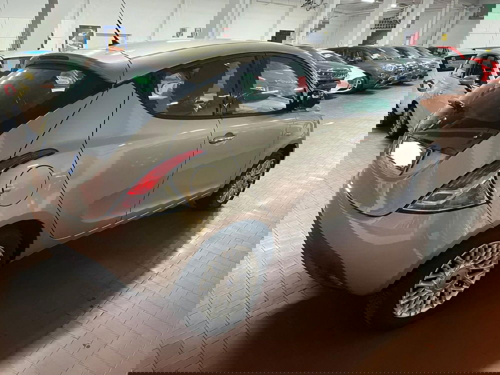 Lancia Ypsilon usata a Lucca (5)