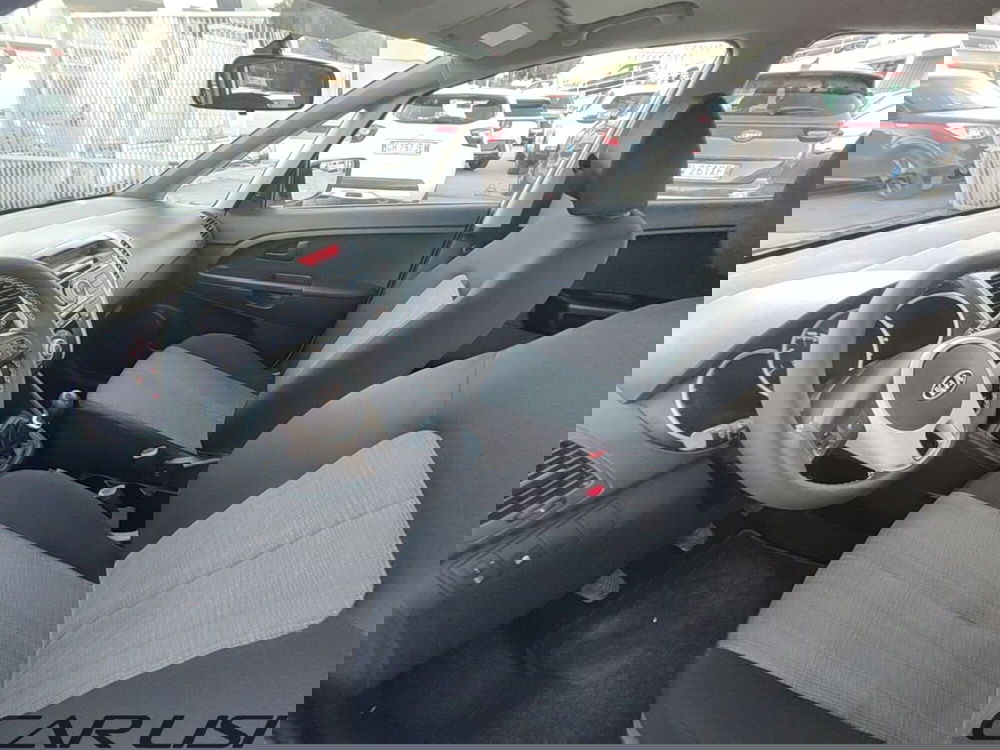 Kia Venga usata a Foggia (9)