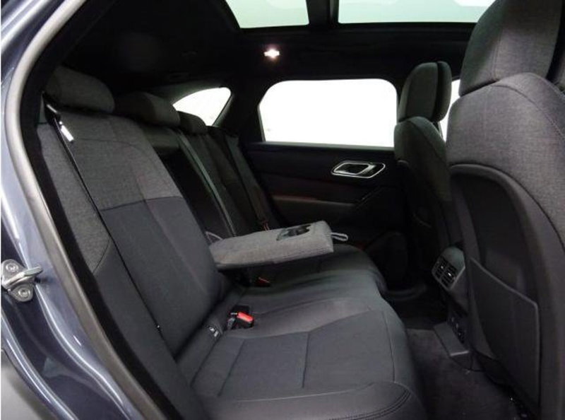 Land Rover Range Rover Velar usata a Como (5)