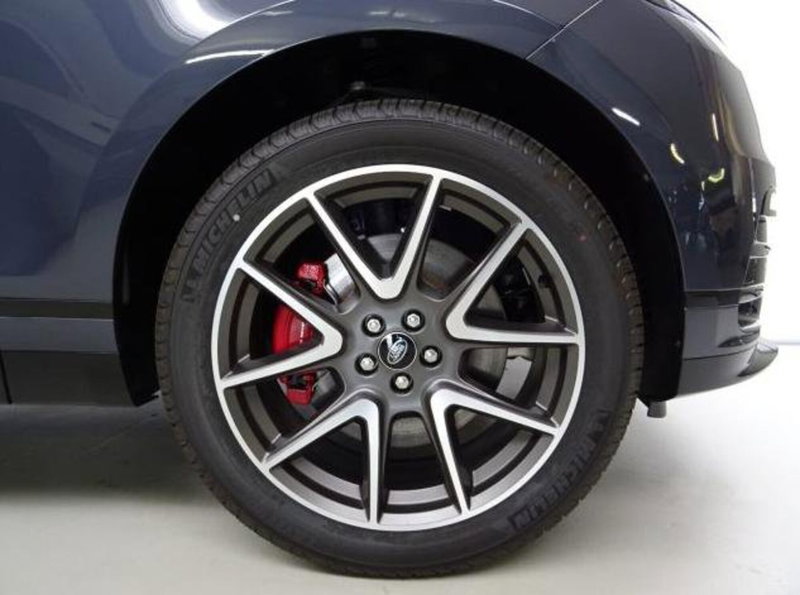 Land Rover Range Rover Velar usata a Como (9)