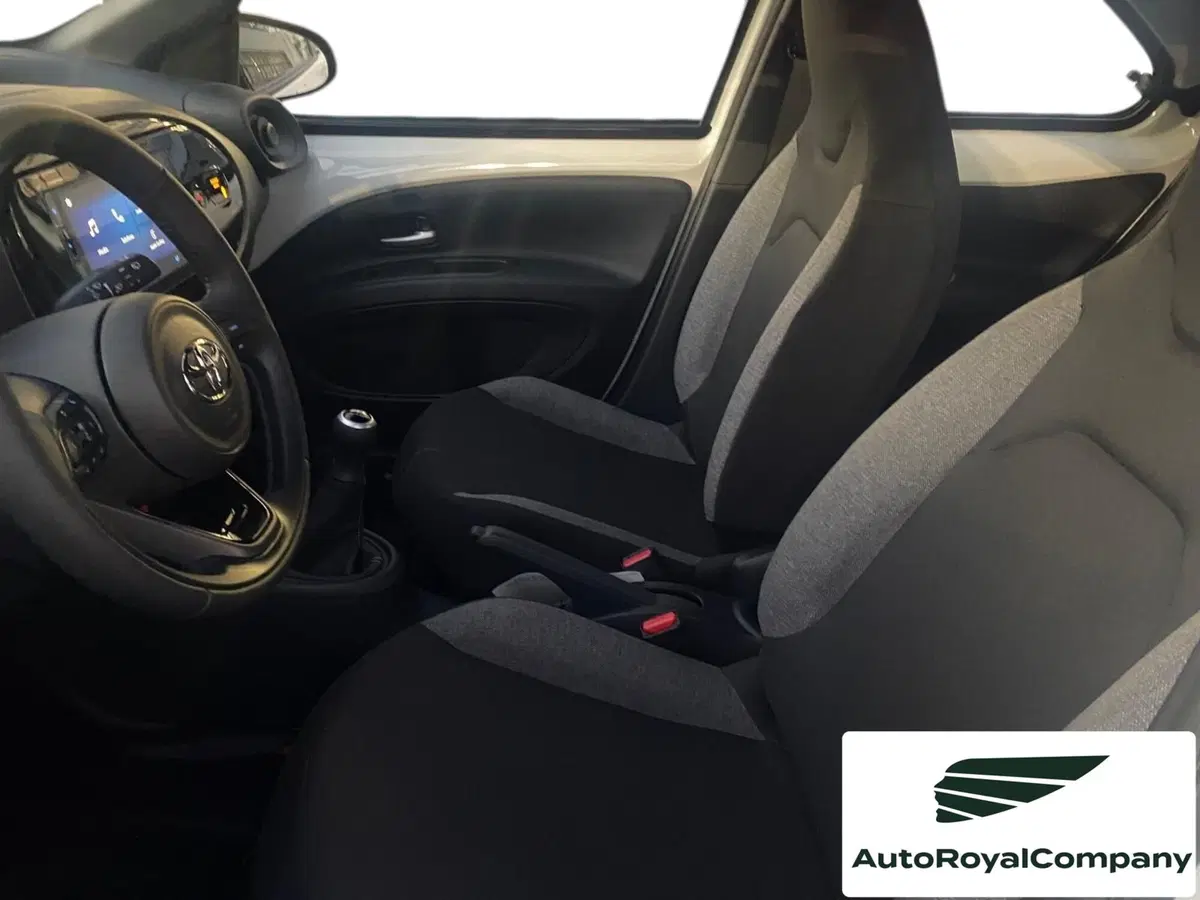 Toyota Aygo X nuova a Roma (2)