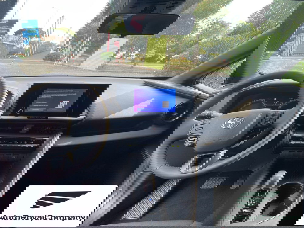 Toyota Toyota C-HR nuova a Roma (11)