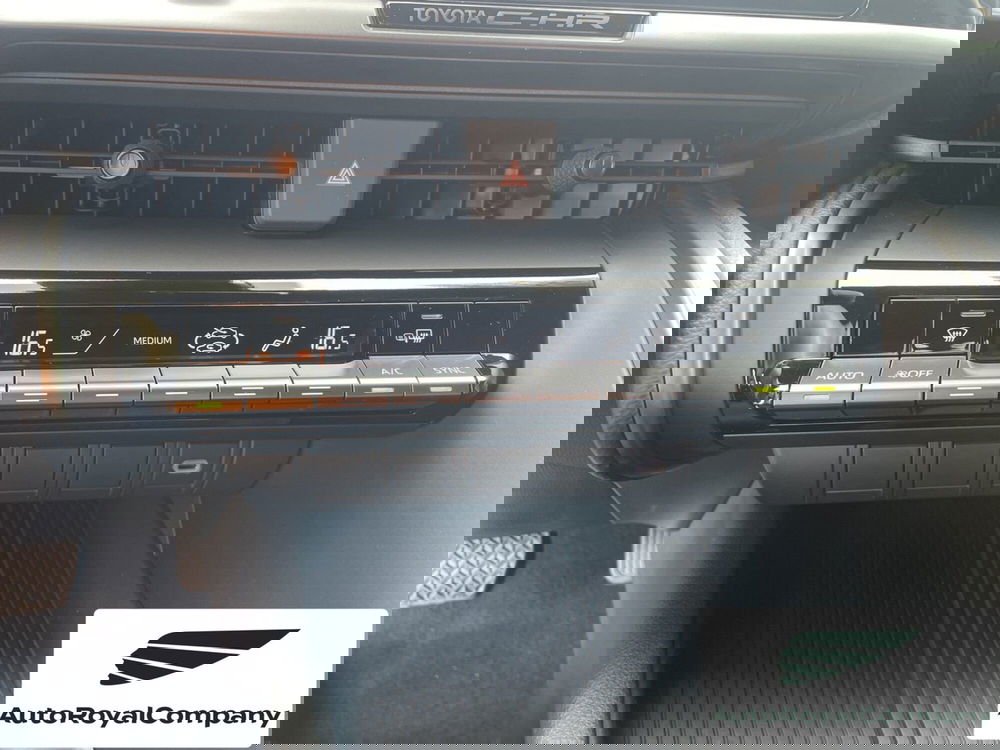 Toyota Toyota C-HR nuova a Roma (16)