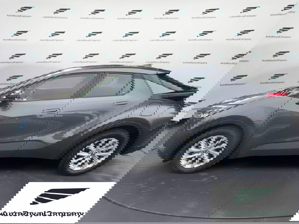 Toyota Toyota C-HR nuova a Roma (2)