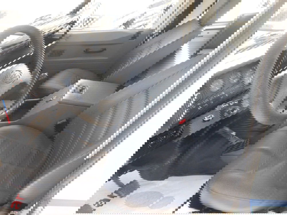 Land Rover Defender usata a L'Aquila (15)