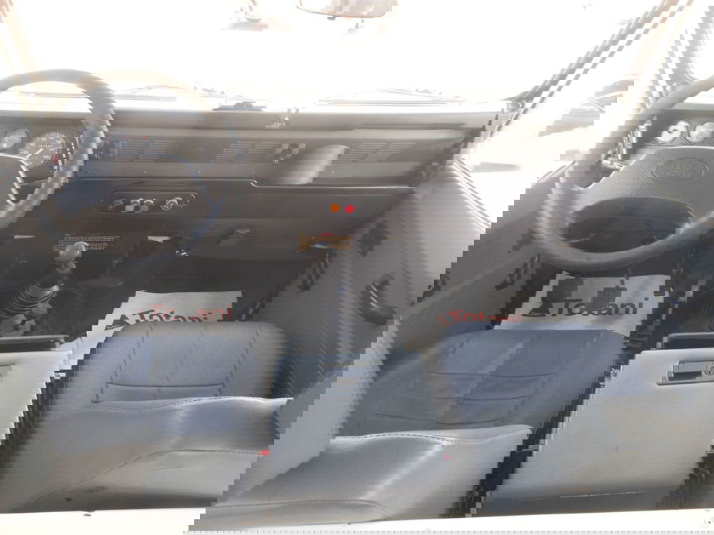 Land Rover Defender usata a L'Aquila (19)