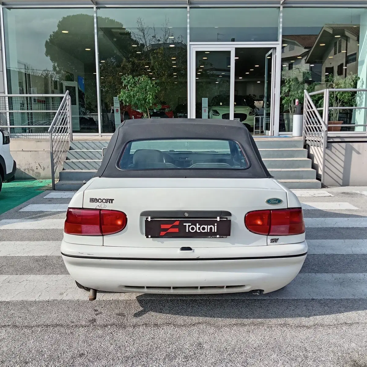 Ford Escort Cabrio usata a L'Aquila (15)