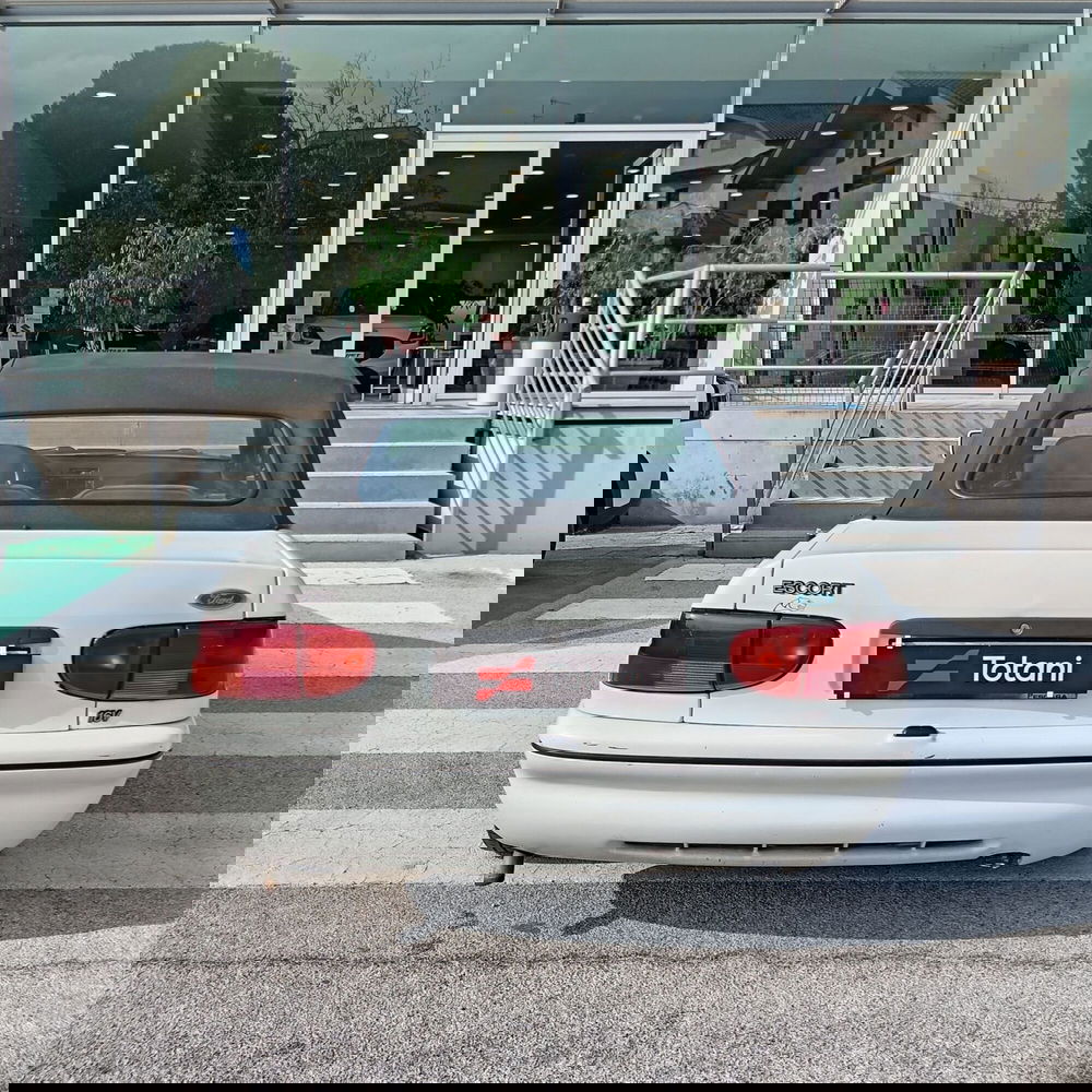 Ford Escort Cabrio usata a L'Aquila (15)