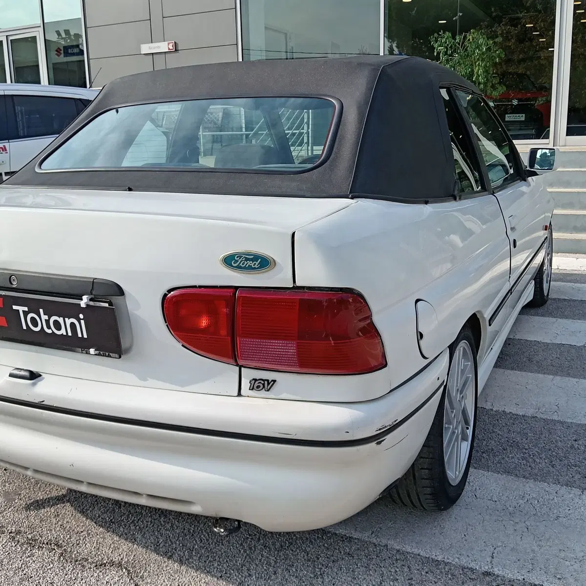 Ford Escort Cabrio usata a L'Aquila (16)