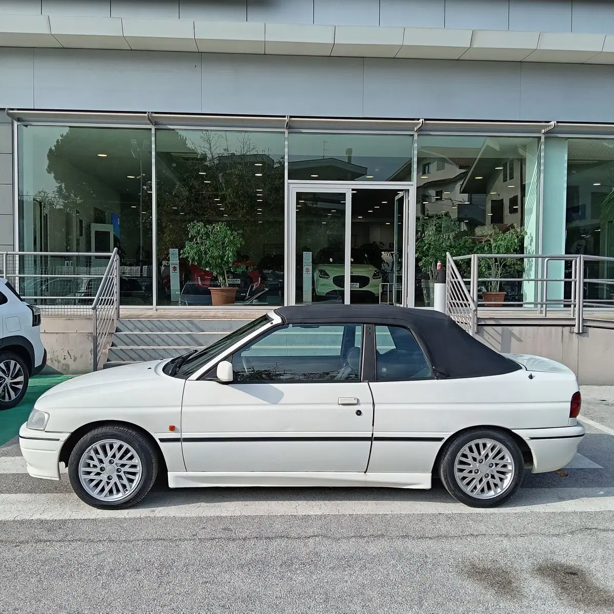 Ford Escort Cabrio usata a L'Aquila (2)
