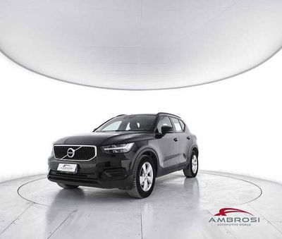Volvo XC40 T3 Momentum Core del 2021 usata a Corciano