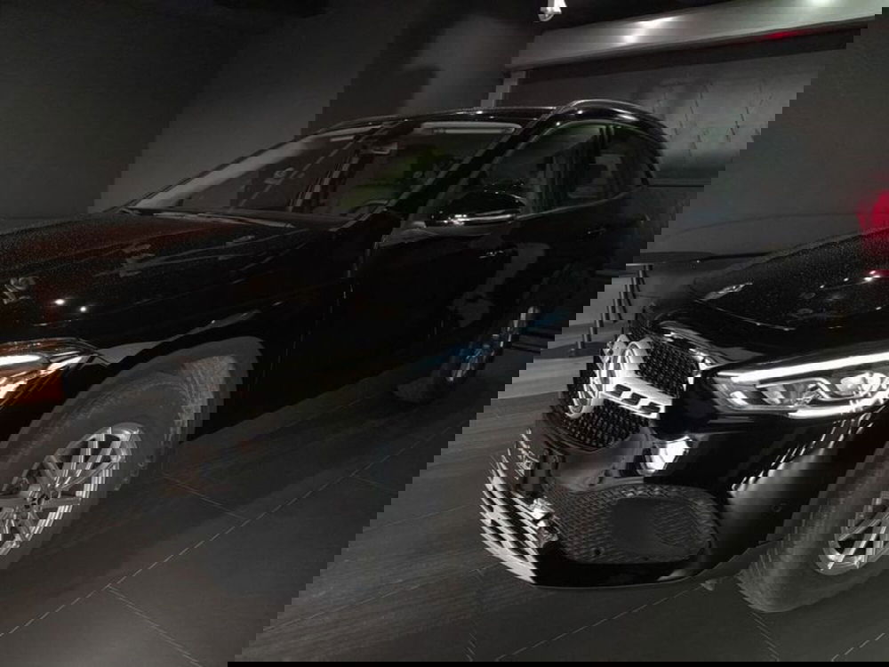 Mercedes-Benz GLA SUV usata a Napoli