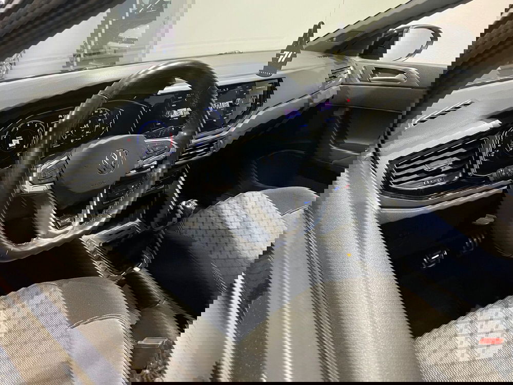 Volkswagen Taigo usata a Genova (9)