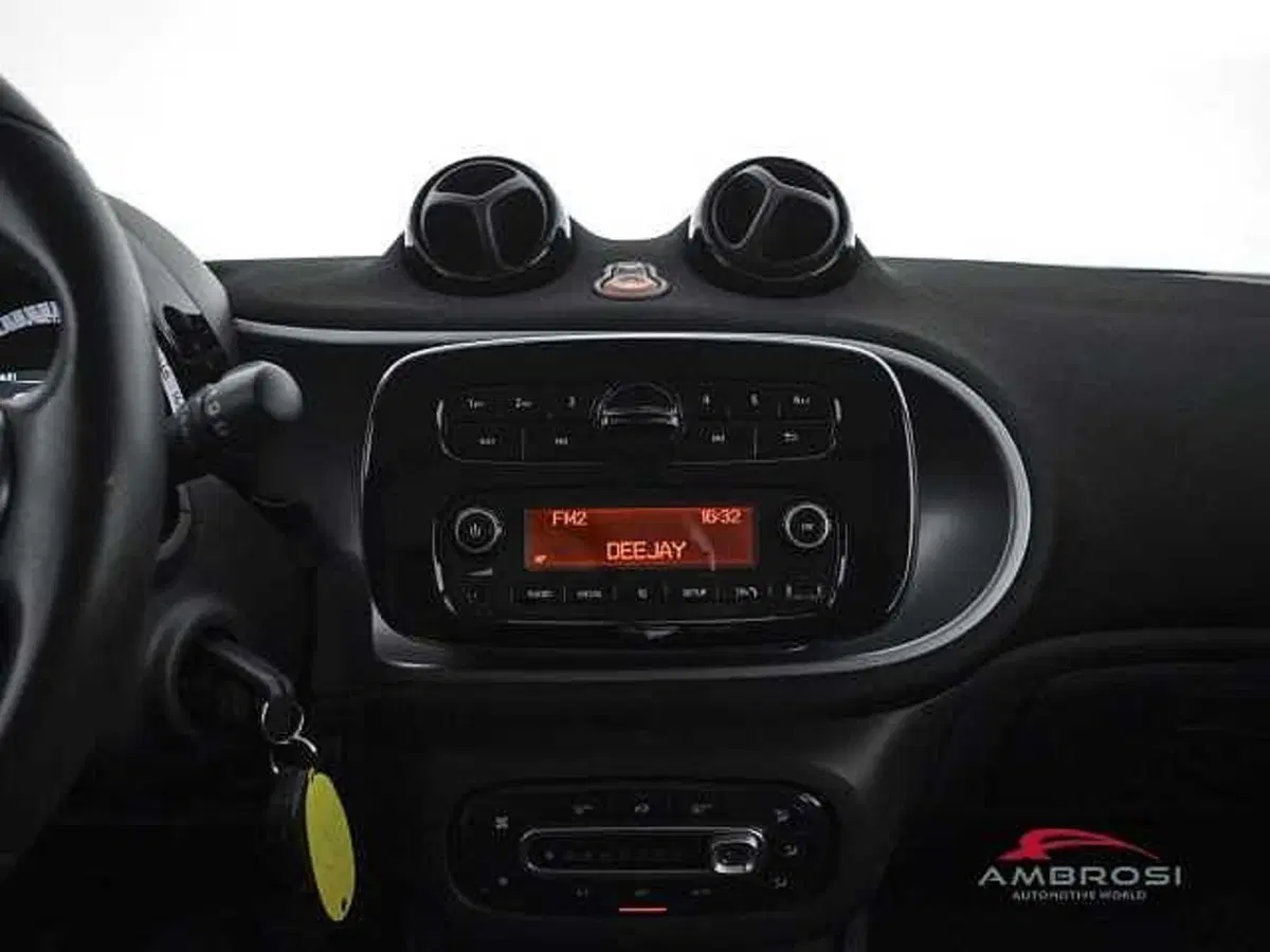 smart forfour usata a Viterbo (17)