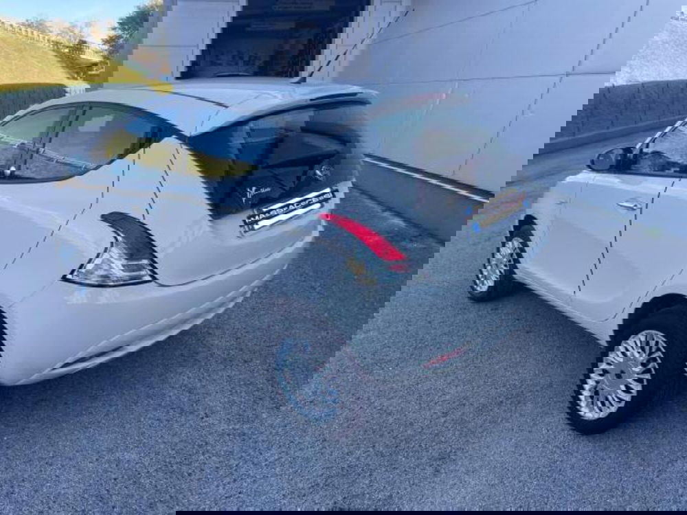 Lancia Ypsilon usata a Ancona (2)