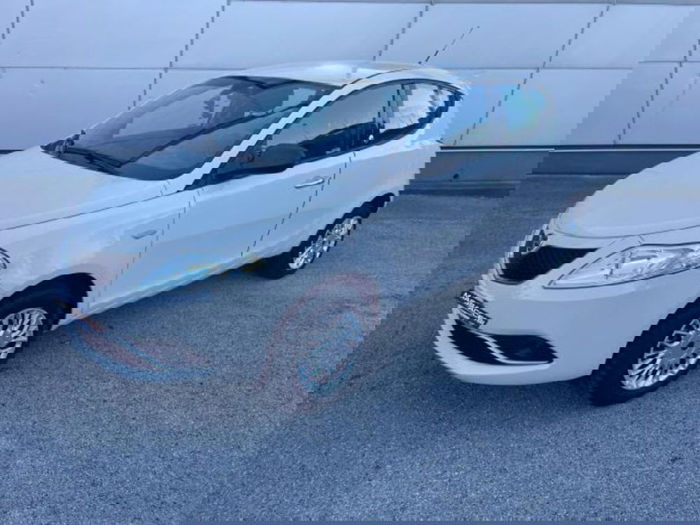 Lancia Ypsilon usata a Ancona (3)