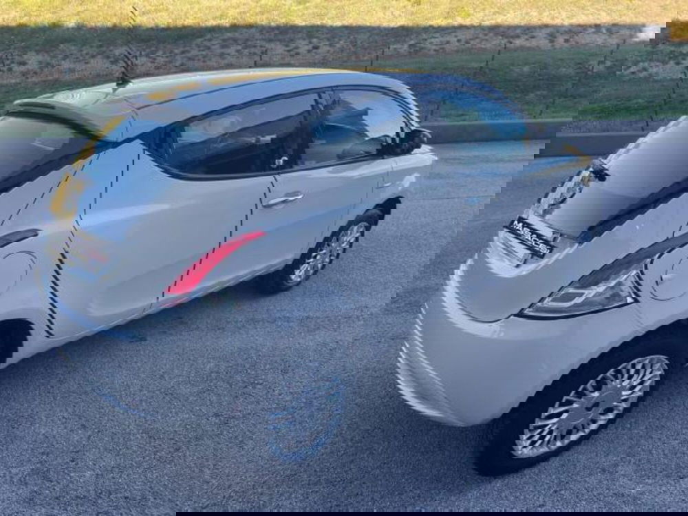 Lancia Ypsilon usata a Ancona (4)