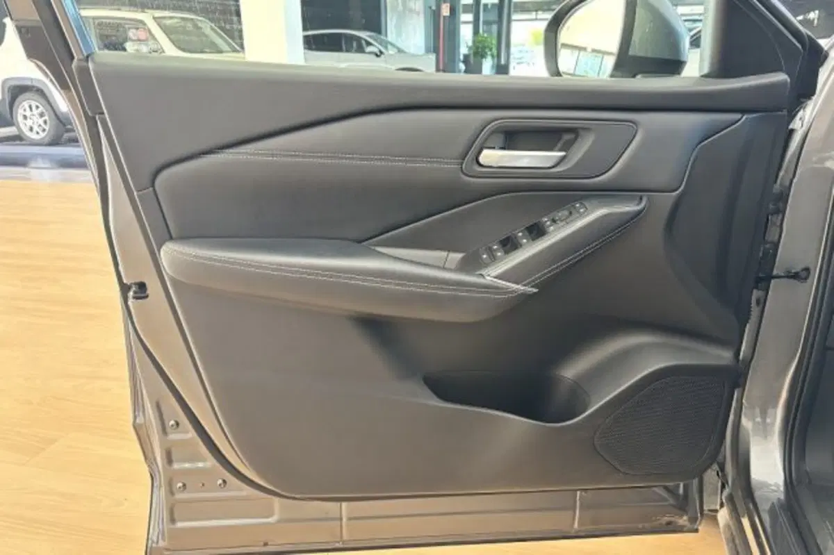 Nissan Qashqai usata a Latina (11)