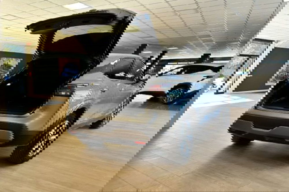 Nissan Qashqai usata a Latina (6)